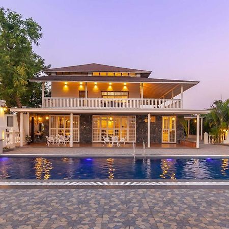 Stayvista'S Lake La Vie - Tranquil Lake-View Villa Amidst Farmland With Pool And Poolside Gazebo - Proximity To Sula Nashik Εξωτερικό φωτογραφία