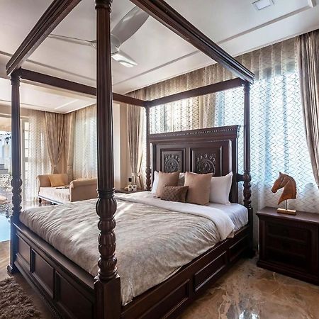 Stayvista'S Lake La Vie - Tranquil Lake-View Villa Amidst Farmland With Pool And Poolside Gazebo - Proximity To Sula Nashik Εξωτερικό φωτογραφία