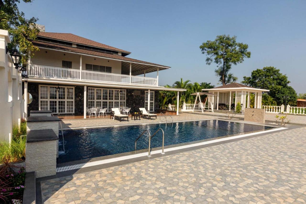 Stayvista'S Lake La Vie - Tranquil Lake-View Villa Amidst Farmland With Pool And Poolside Gazebo - Proximity To Sula Nashik Εξωτερικό φωτογραφία
